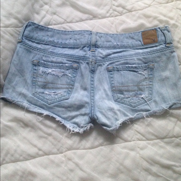 AE lightwash shorts 💙 - Picture 2 of 3