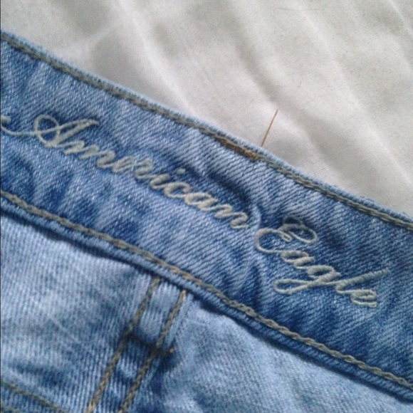 AE lightwash shorts 💙 - Picture 3 of 3