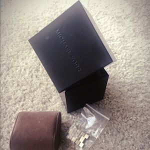 Michael kors watch box