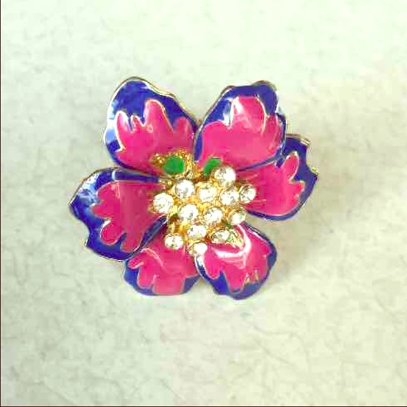 Pretty F21 flower ring