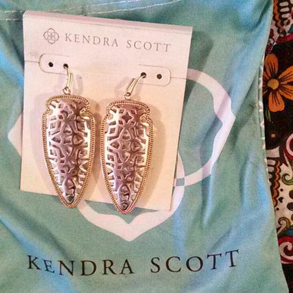 Kendra Scott Sadies