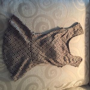 Tan and black zig zag colored top