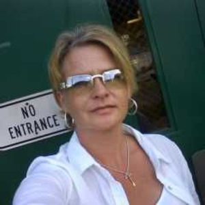 Meet your Posher, Crystal