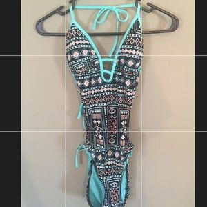 One-piece bathing suit