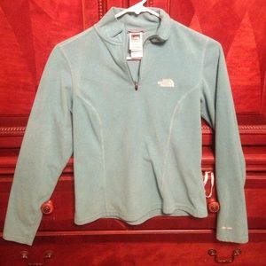 North face pull over