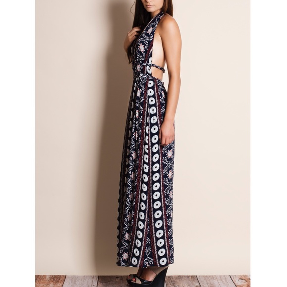 Backless Printed Halter Maxi Dress - Picture 3 of 4