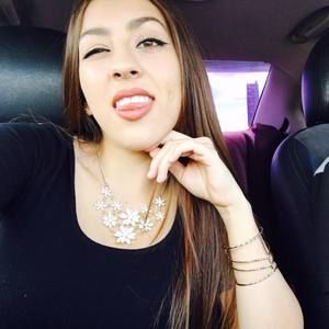 Meet your Posher, Monique