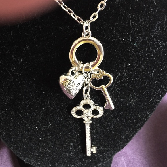 Necklace - Picture 2 of 4