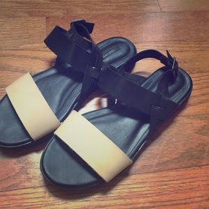 Sandal only worn twice.