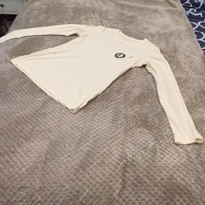 Small soft Vineyard Vines long sleeve tee