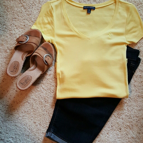 (LAST CHANCE) Ralph Lauren v-neck Tshirt size S