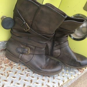 Stylish Brown Report Boots