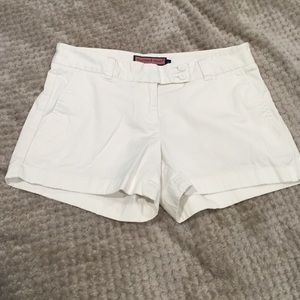 White Vineyard Vines shorts