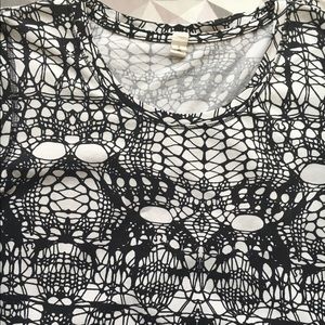 Lululemon Glacier Lace hidden Lulu logo shirt