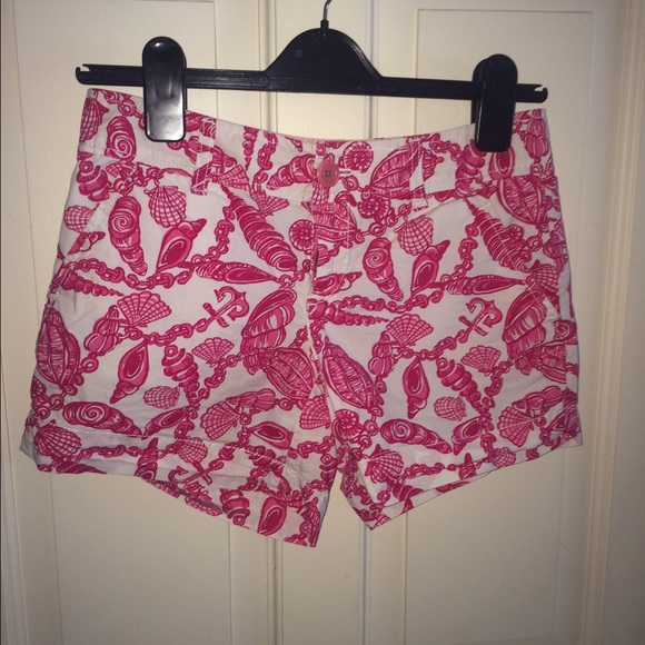 Lilly Pulitzer shell print shorts