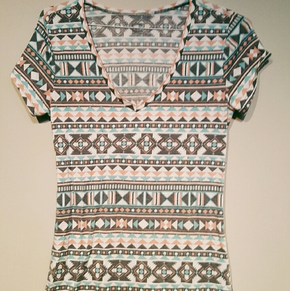 Kirra/pac sun cutout back tee shirt