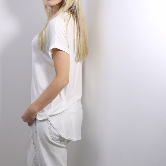 SOLD OUT▫️Soft White Tee - Picture 4 of 4