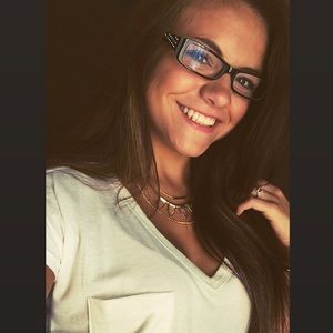 Meet your Posher, Stephanie