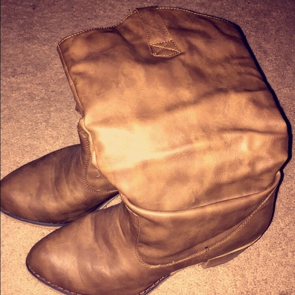 Stylish cowgirl boots.