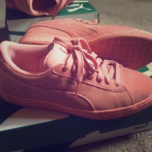Puma suede pink shoes