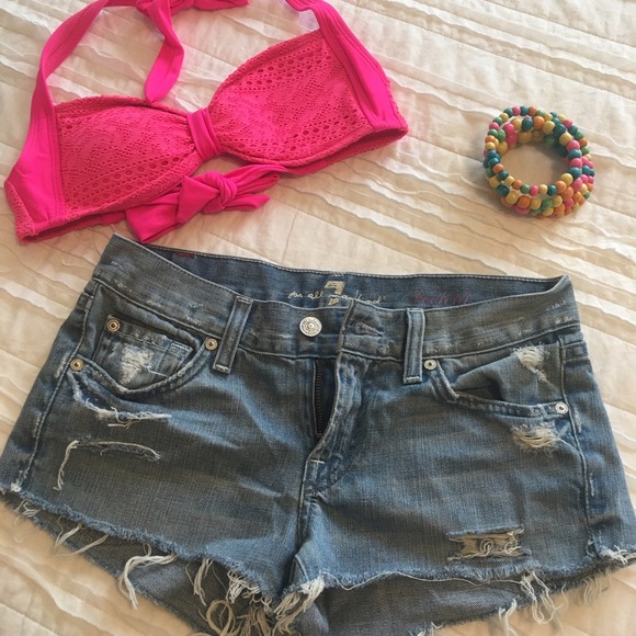 Cut off jean shorts, light/medium blue