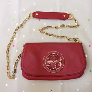 Tory Burch Amanda Pebbled Logo Clutch in Red