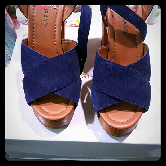 A luck brand platform shoes