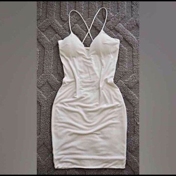 Dress - Picture 3 of 4