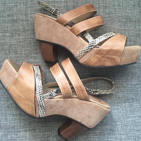 Antelope Shoes - Antelope Sandals with Snakeskin Print Detail