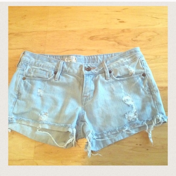 Bullhead distressed jean shorts