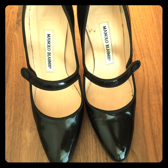 Manolo Blahnik Mary Jane Black Patent leather heel