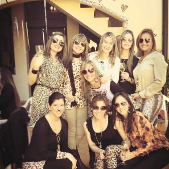 Meet your Posher, Anabella - Picture 1 of 1