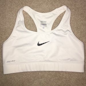 Nike pro sports bra