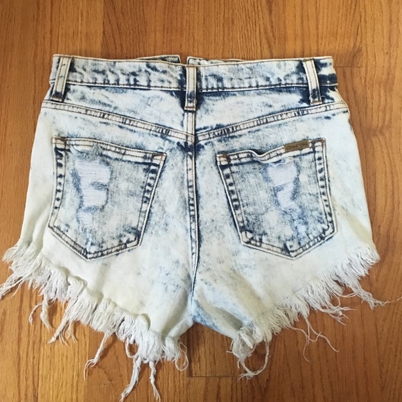 High waisted shorts - Picture 2 of 2