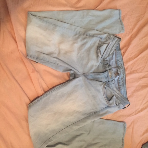 LIGHT WASH JEGGINGS