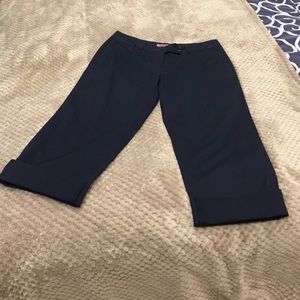 Navy Vineyard Vines capris