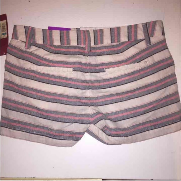 Striped shorts - Picture 2 of 2