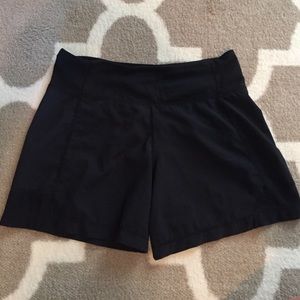 Black lululemon shorts sz 4