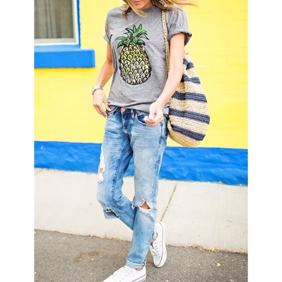 •Last One•🍍Pineapple🍍 Print T-Shirt - Picture 2 of 4