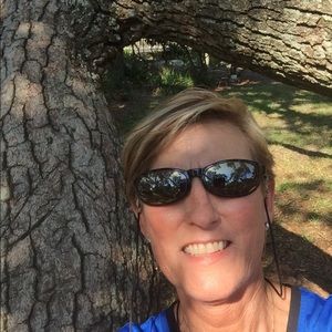 Meet your Posher, Denise