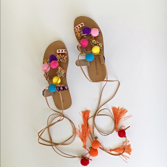 Coco Perla Shoes Nwot Pom Pombell Faux Leather Coco Perla Shoes Nwot Pom Pombell Faux Leather