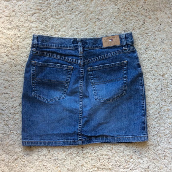 🎉HP🎉Vintage Tommy Hilfiger denim miniskirt. Juniors Size 1. - Picture 2 of 2