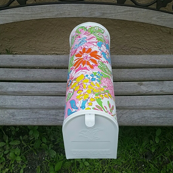 !!SOLD ON ETSY!! Lilly Pulitzer Mailbox - Picture 3 of 4