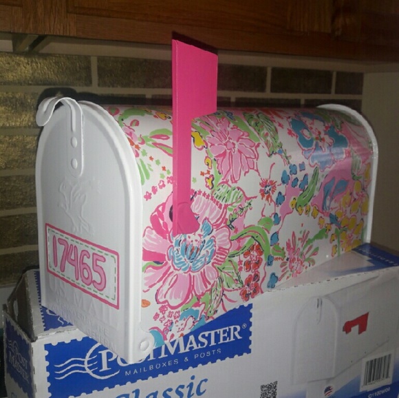 !!SOLD ON ETSY!! Lilly Pulitzer Mailbox - Picture 2 of 4