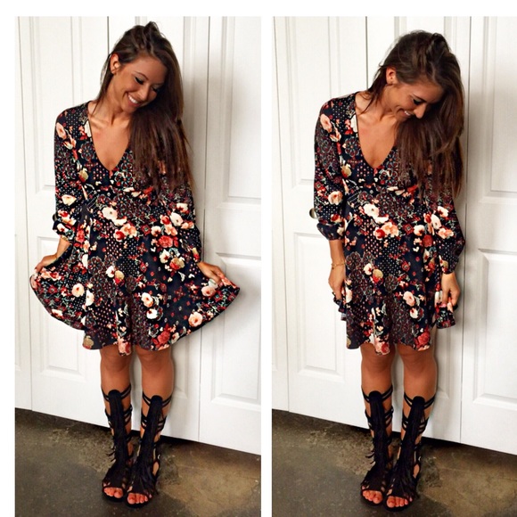 Abercrombie and Fitch Floral Print Crepe Mini