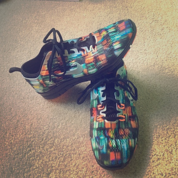 Nike Shoes - Nike Free 5.0
