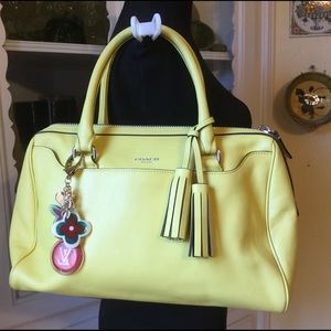 🎉HOST PICK Coach Haley bag in lemon leather 🎉