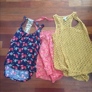 Bundle of three tank tops perfect for summer!🌞🔥