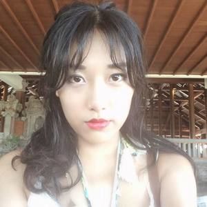 Meet your Posher, Bella