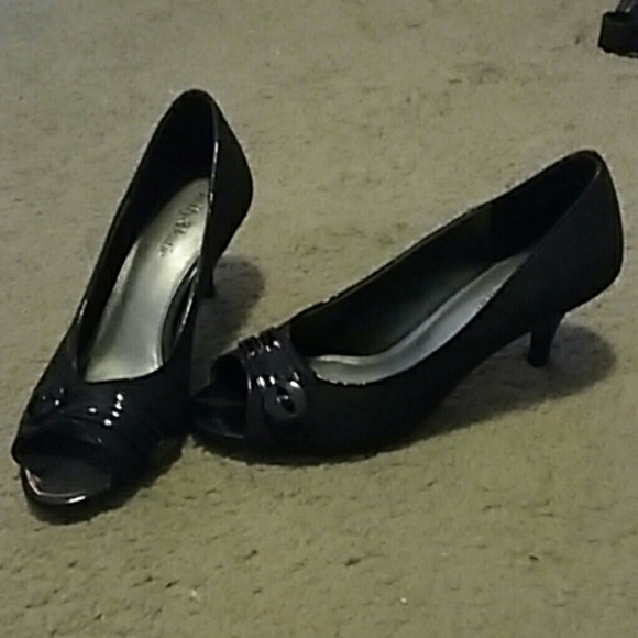 Black Dress Heels - Picture 2 of 2